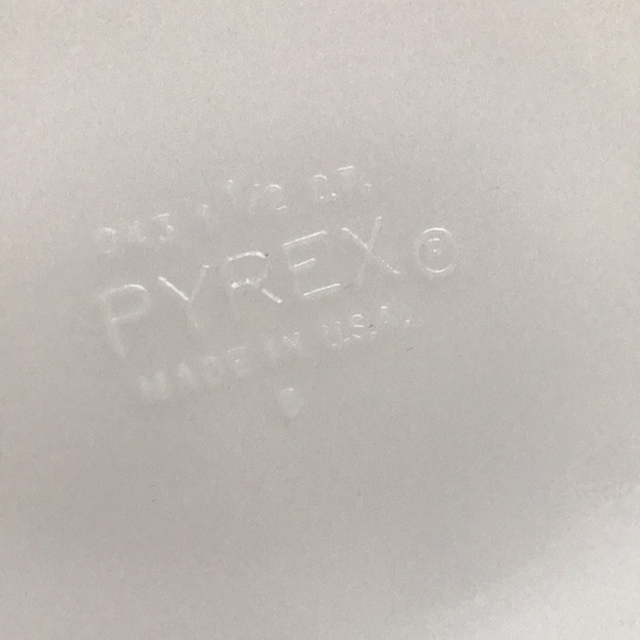 Vintage Pyrex Town & Country Dish - Picture 2 of 8
